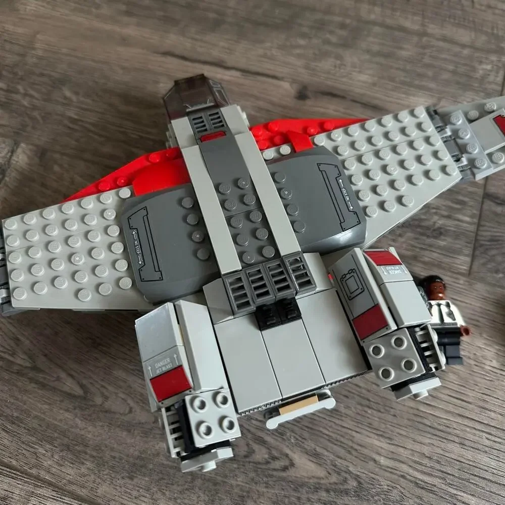 2019 Retired LEGO Marvel 76127 Captain Marvel Skrull Attack Set - Incomplete